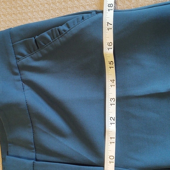 Talbot Women's Pants with ruffle on front pockets - Picture 6 of 9